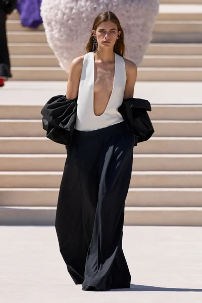 Look 30